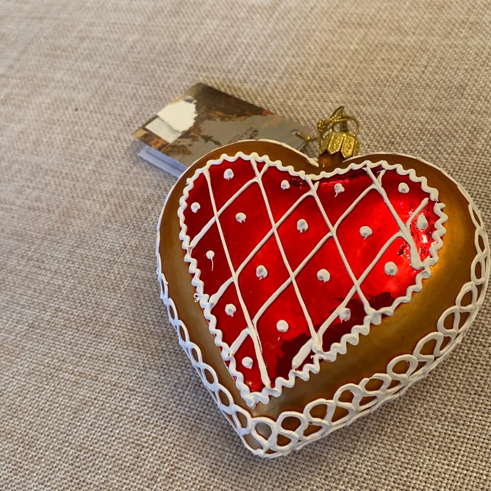 Huras Family glass Heart ornament. NWT